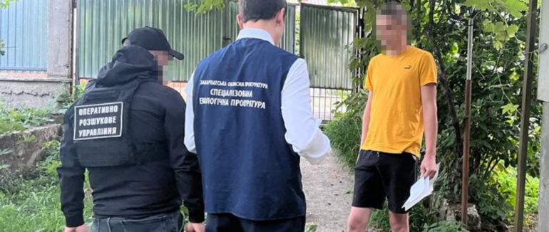 Закарпатець намагався незаконно вивезти з України бурштин на майже 2 мільйони гривень