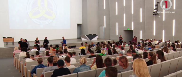 200 діток поринуть у ІТ-атмосферу: в Ужгороді стартувала перша літня школа з інформатики (ВІДЕО)