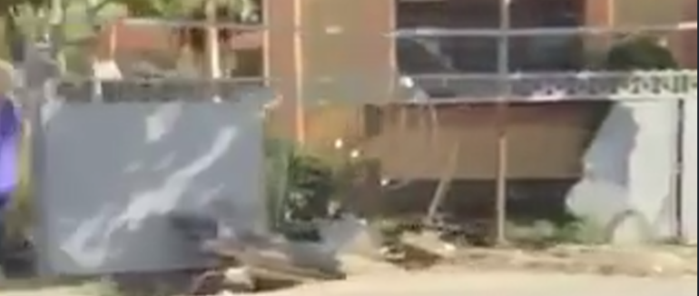 ДТП у Берегівському районі: автівка знесла огорожу будинку