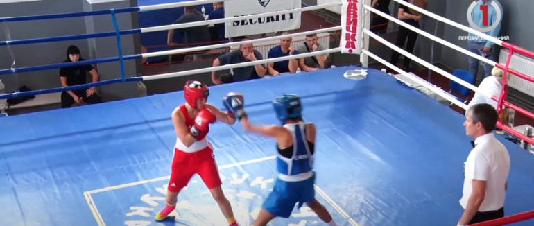 Турнір “сильних” із боксу: у Мукачеві відбирають дівчат на Чемпіонат Європи (ВІДЕО)