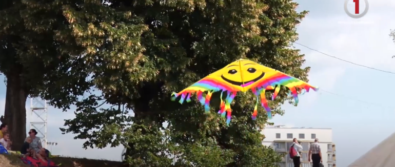 “Вільний вітер – вільна Україна”: фестиваль повітряних зміїв відбувся в Ужгороді (ВІДЕО)