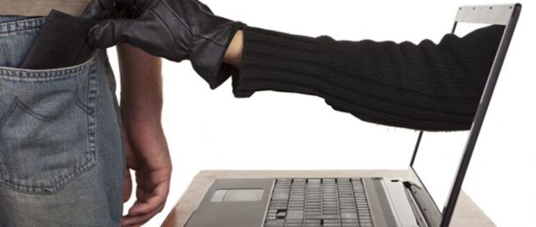 Жителів Ужгородщини попереджають про шахрайство