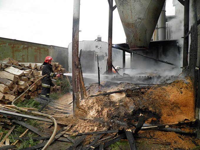 На Ужгородщині горів деревообробний цех