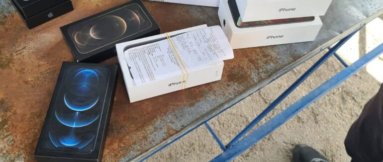 На Закарпатті жінка намагалася незаконно занести в Україну 11 телефонів