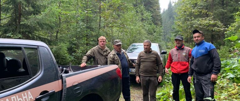 На Закарпатті знову заблукали грибники: рятувальники відшукали їх