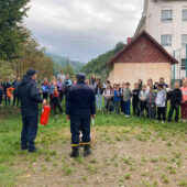 “Осінні” теми від ДСНС: рятувальники провели профілактичні заходи на Рахівщині та Ужгородщині