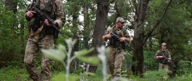 Поблизу Ужгорода прикордонники затримали двох ухилянтів, які намагалися перейти кордон зі Словаччиною
