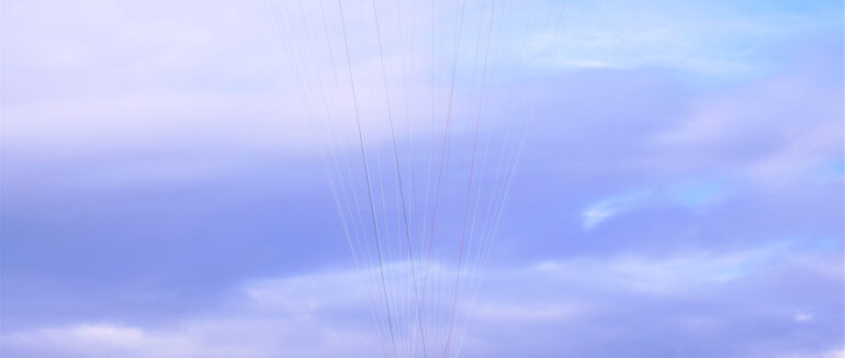 На Ужгородщині рятувальники тренувалися стрибати з парашутом