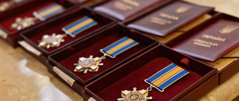 На Закарпатті вручили нагороди, якими посмертно відзначено закарпатських Героїв