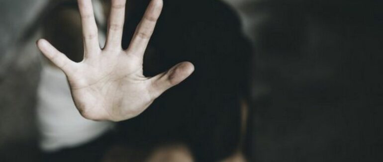 У Сваляві чоловік через ревнощі напав на свою дружину