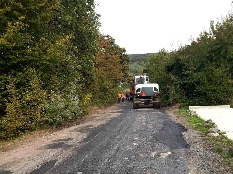 На автодорозі Ужгород-Ярок ліквідовували ямковість