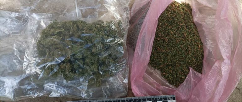 Мукачівець зберігав 100 грамів марихуани у дитячій кімнаті племінників