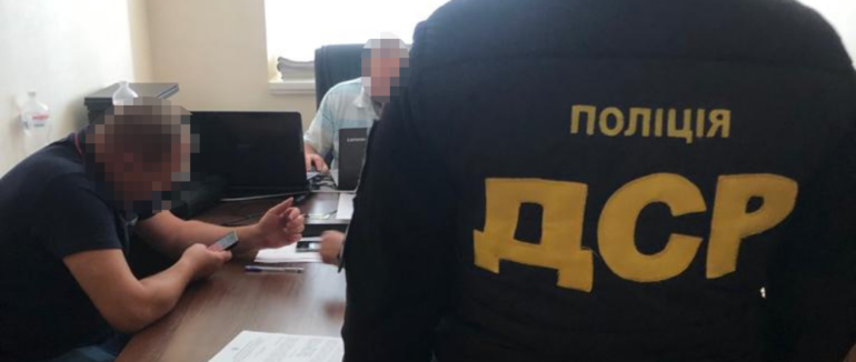 На Закарпатті державного інспектора управління Укртрансбезпеки підозрюють в одержанні неправомірної вигоди