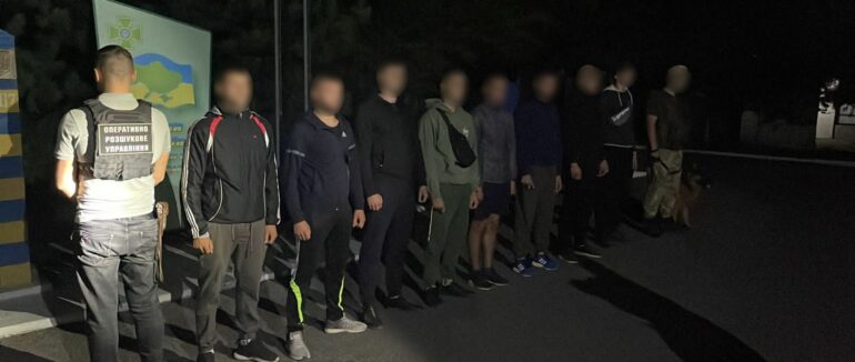 Затримання 14 громадян України: у смт В. Бичків чоловіки намагалися “втекти” від мобілізації