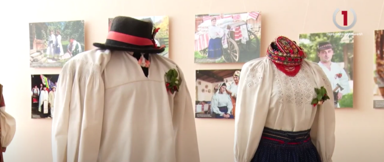 “Заміжжя їй личить”: в Ужгороді відкрили виставку весільної атрибутики (ВІДЕО)