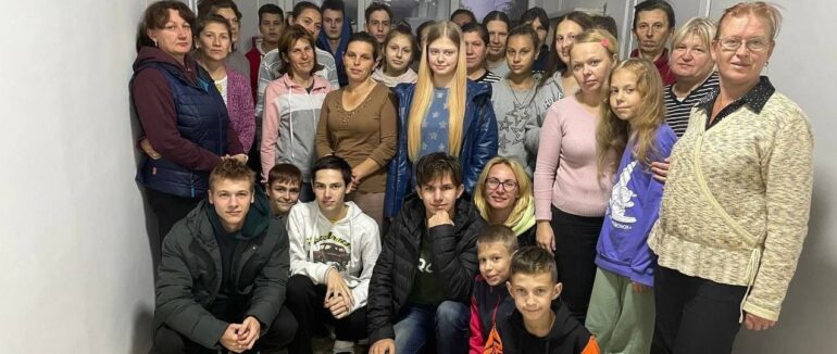 Викрадених росіянами 37 українських дітей повернули в Україну і поселили на Закарпатті