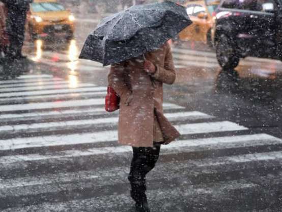 Завтра в Україні очікують мокрий сніг: де саме падатиме