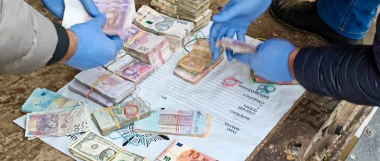 На Львівщині група осіб викрили понад мільйон гривень: затримали їх на Закарпатті
