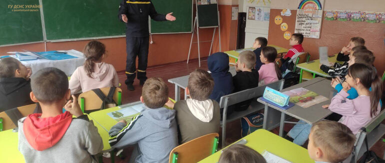 У Міжгір’ї дітлахи вчилися, як слід поводитися з вибухонебезпечними предметами