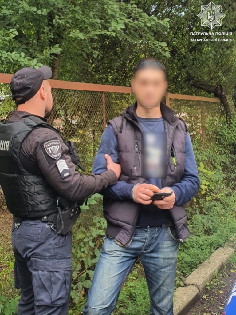 Знову в Ужгороді: поліція виявила наркотики у трьох ужгородців