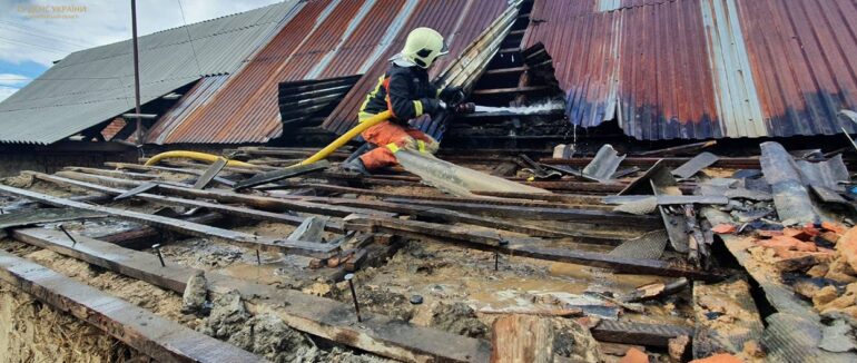 На Берегівщині ледь не згорів житловий будинок