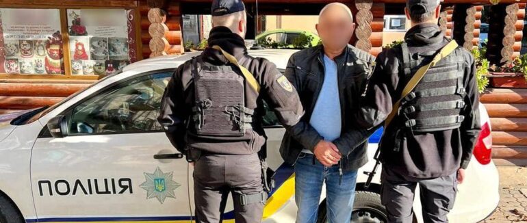 На Закарпатті поліція затримала директора автошколи на отриманні хабаря