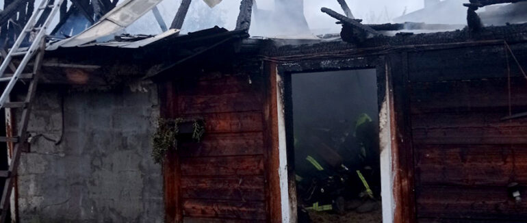 На Тячівщині горіли два будинки: є постраждалі