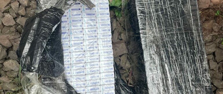 Закарпатські прикордонники виявили контрабандні цигарки у вагоні потяга