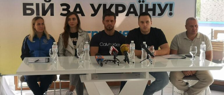 Підтримка ЗСУ: у Виноградові презентували проект «Бій за себе! Бій за Україну» (ФОТО)