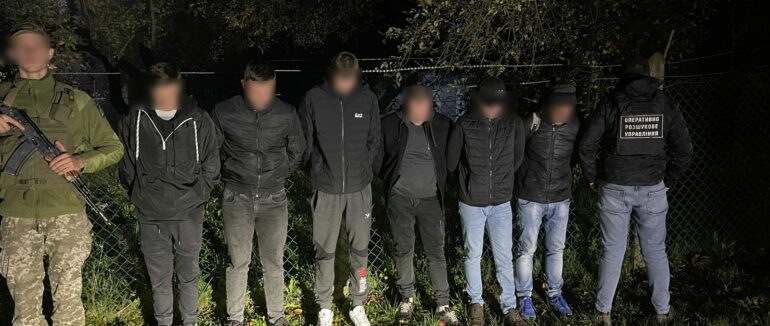 На Закарпатті затримано 9 чоловіків, які намагались незаконно виїхати за кордон