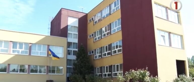 Здорове харчування для дітей: яке меню в Ужгородській класичній гімназії? (ВІДЕО)