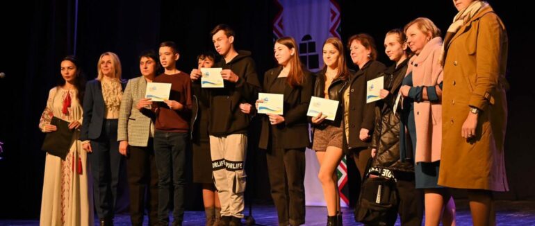 У Хусті відзначили понад 100 переможців обласного етапу Всеукраїнських учнівських олімпіад