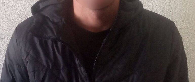 У Хустському районі чоловік викрав гроші та 4 золоті перстні з чужого будинку