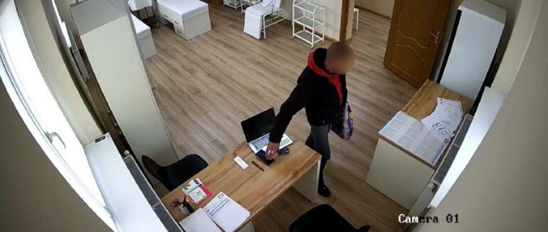 Повторно вчинив злочин: виноградівець викрав телефон від місцевого медика