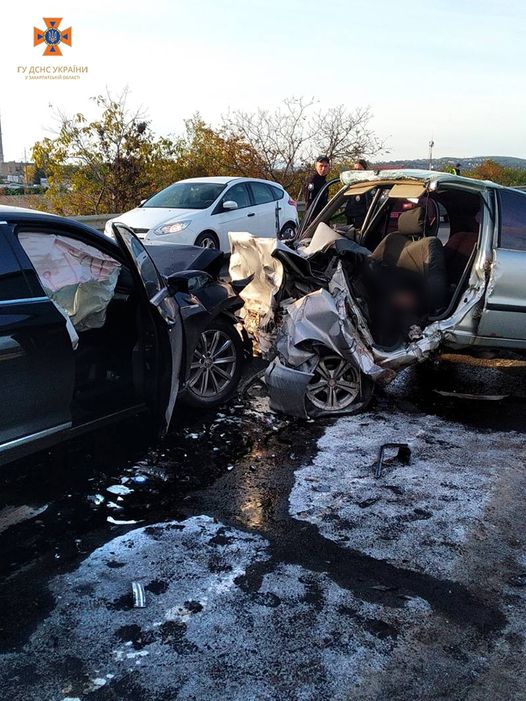 Смертельне лобове зіткнення: в Ужгороді трапилася ДТП