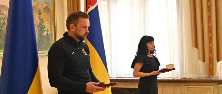 На Закарпатті родичам полеглих за Україну Героїв вручили державні нагороди