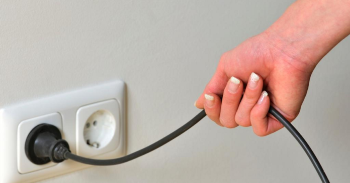 Берегово без вуличного освітлення: жителів просять зменшити використання електропристроїв