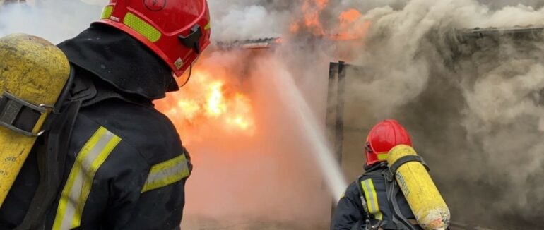 Масштабне займання: у Буштині внаслідок пожежі будинок залишився без даху