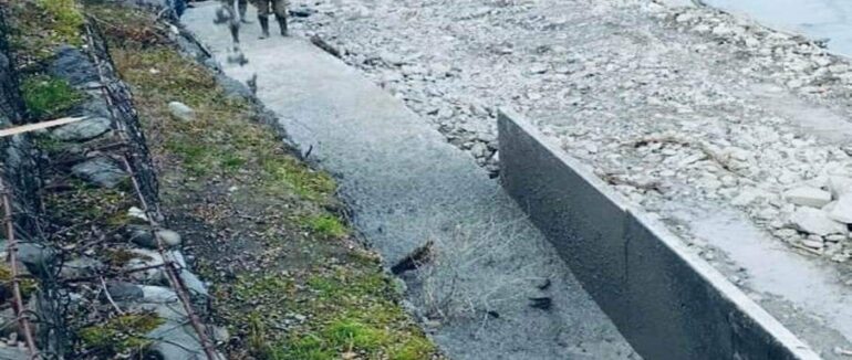 На дорозі Н-09 Мукачево – Рахів – Івано-Франківськ – Львів укріпляють підпірну стінку