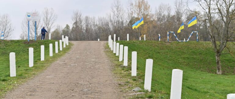 Зменшити наслідки паводків на Затисянщині: на Берегівщині відкрили реконструйовану дамбу