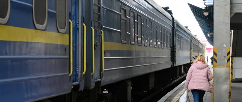 Потяги до Ужгорода запізнюються більше ніж 10 годин: наслідки обстрілів