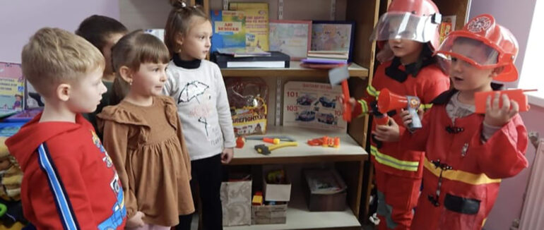 Ужгородські рятувальники вчили дошкільнят діям в екстремальних ситуаціях