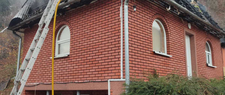 На Рахівщині горіла лазня: постраждав чоловік