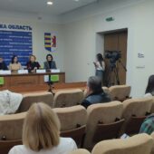 «Між небом і землею»: в Ужгороді анонсували благодійну виставку-марафон