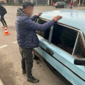 Незаконне заволодіння автомобіля: поліцейські в Ужгороді затримали раніше судимого зловмисника