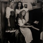 “У корінні наша сила”: виставка етнічних німців України (ФОТО)