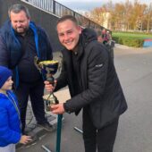 Син загиблого прикордонника отримав м’яч із подякою: деталі турніру, присвяченого Роберту Кісу