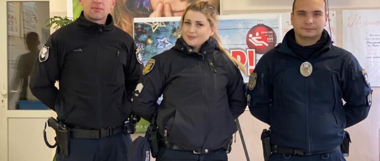 Закарпатські патрульні стали донорами крові