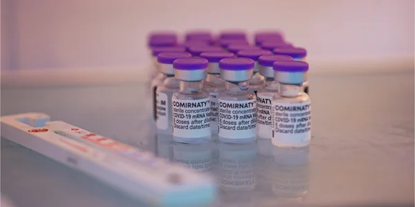 В Україні дозволили бустерну вакцинацію від коронавірусу дітям 12−17 років