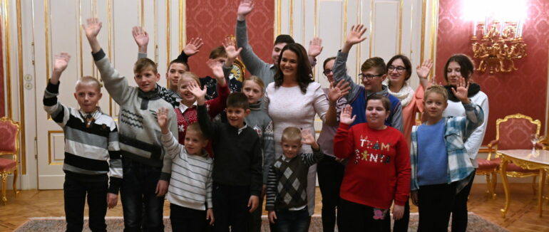 Вихованці закарпатського дитячого будинку зустрілися з президенткою Угорщини Каталін Новак